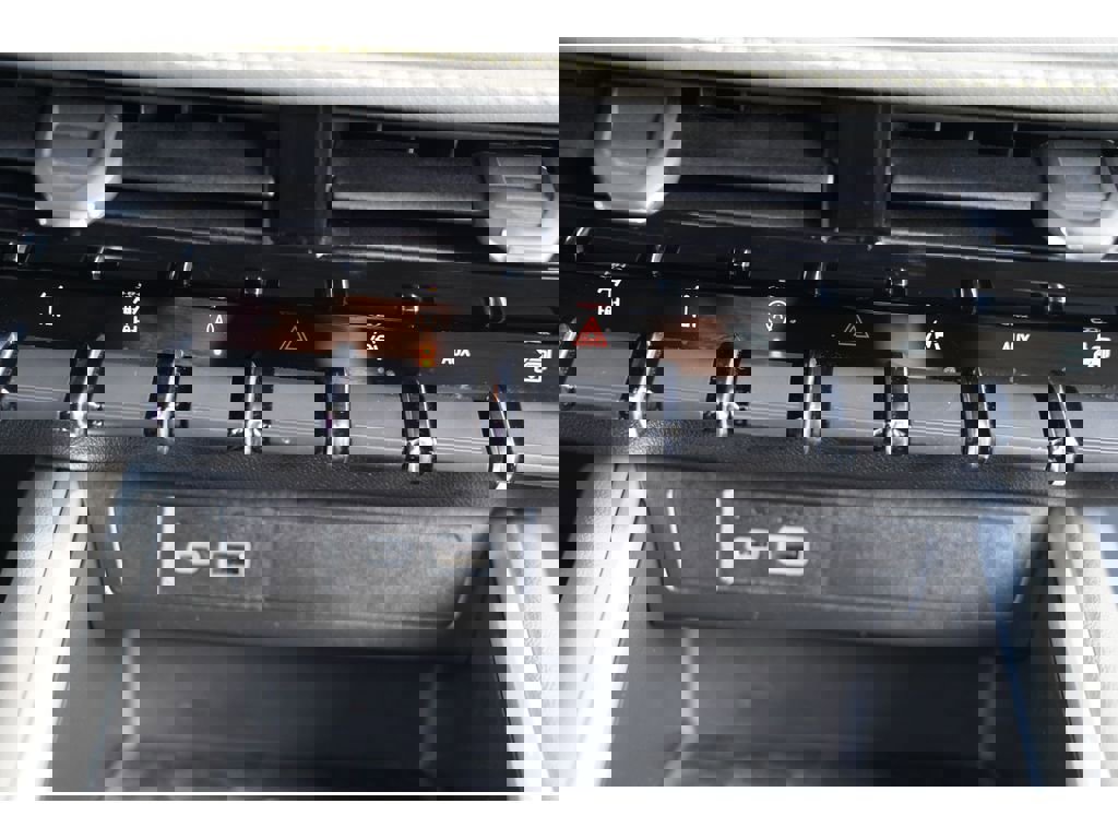 Used 2024 Chevrolet Colorado ZR2 w/ ZR2 Convenience Package III image 21