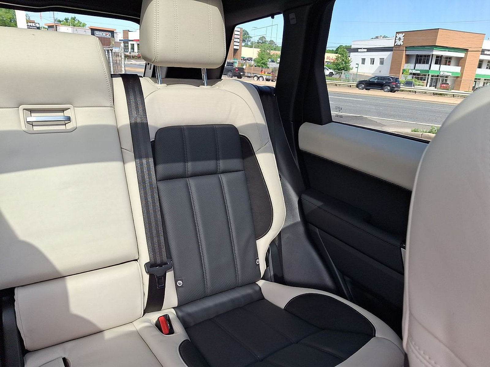 Used 2021 Land Rover Range Rover Sport HST AWD/4WD image 14