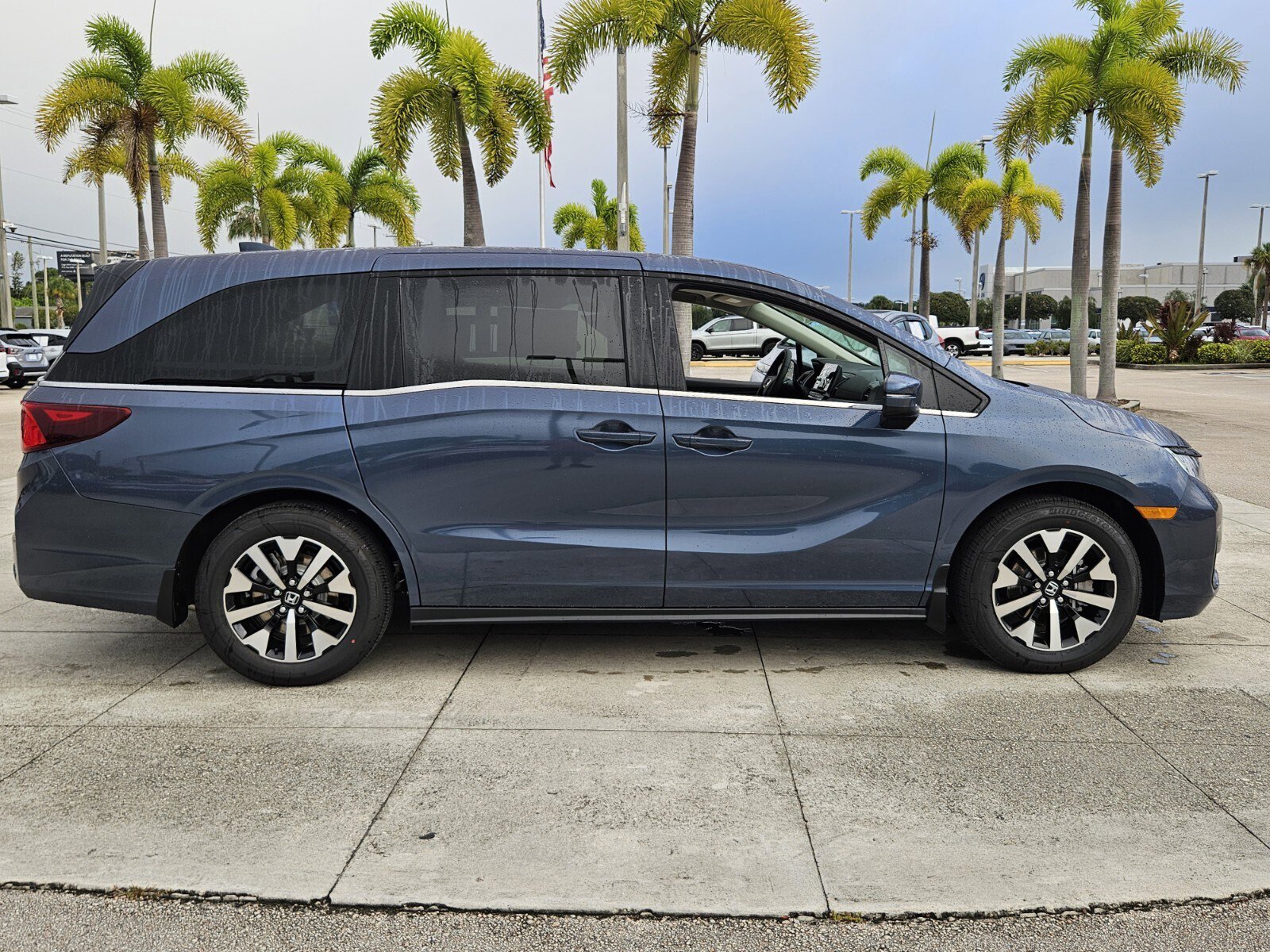 New 2026 Honda Odyssey EX-L image 3