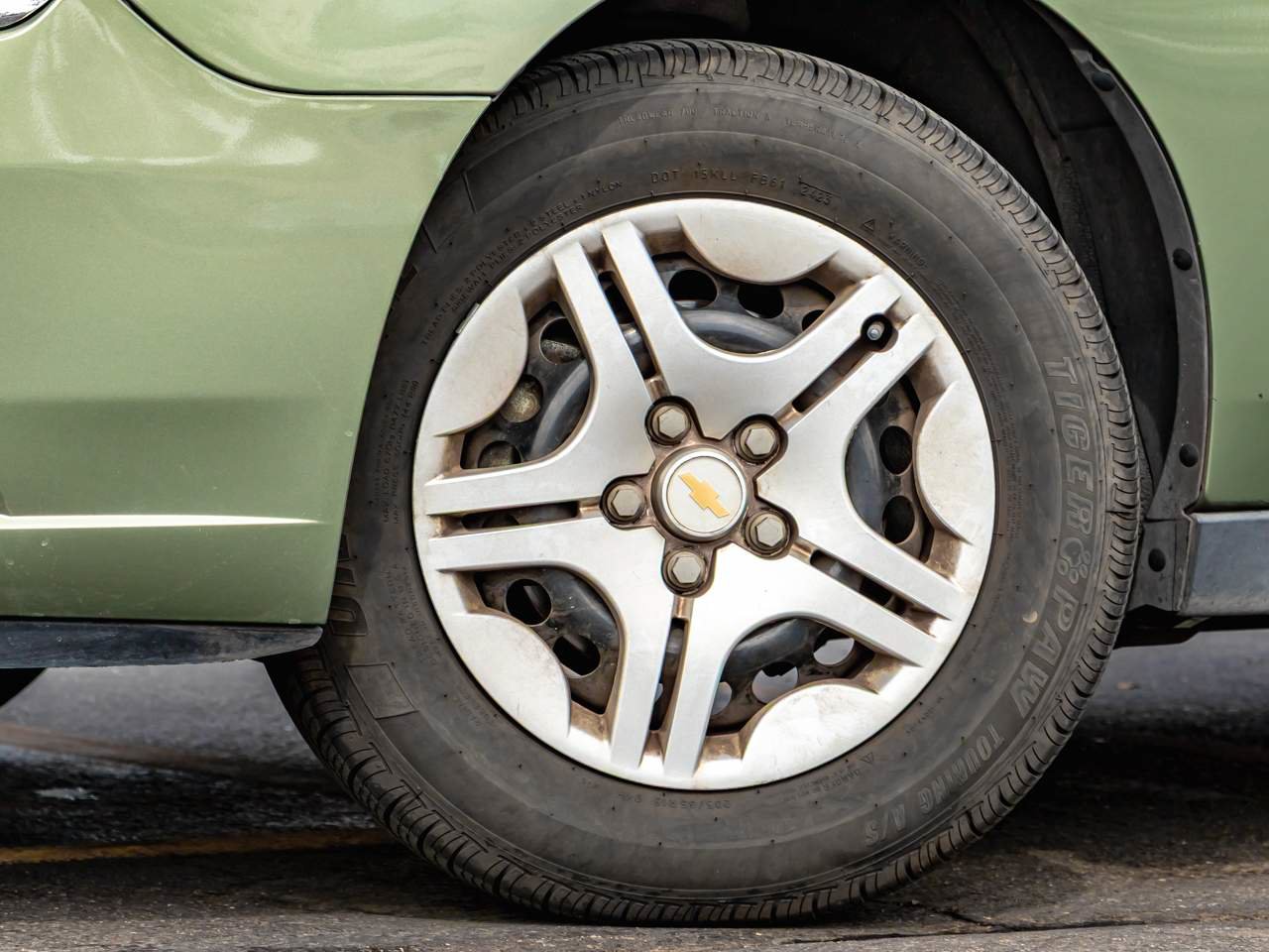 Used 2004 Chevrolet Malibu w/ Preferred Equipment Group FWD image 6