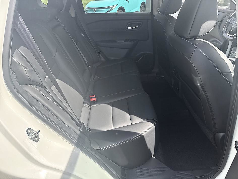 Certified 2022 Nissan Rogue SL w/ SL Premium Package image 20