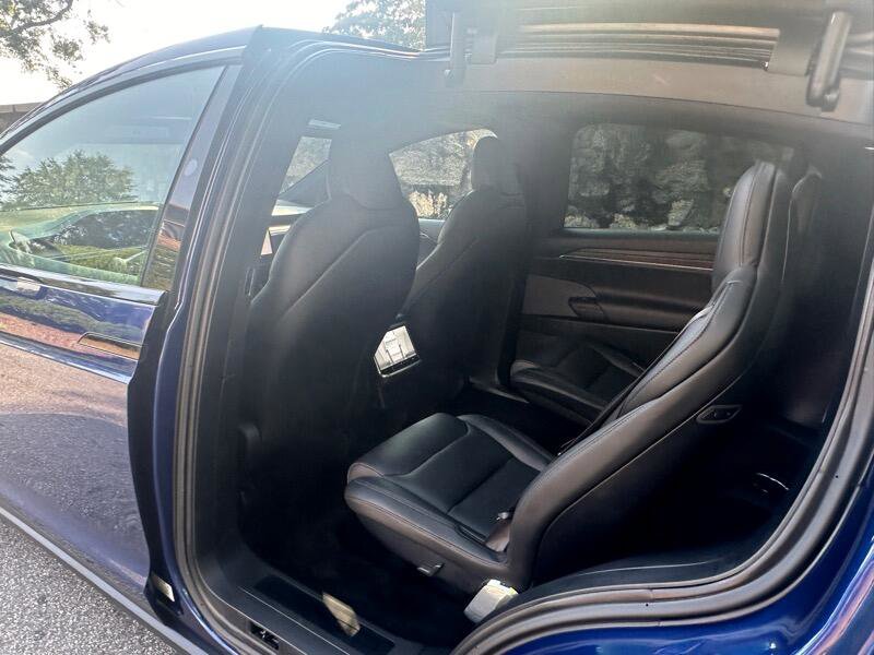 Used 2023 Tesla Model X image 24