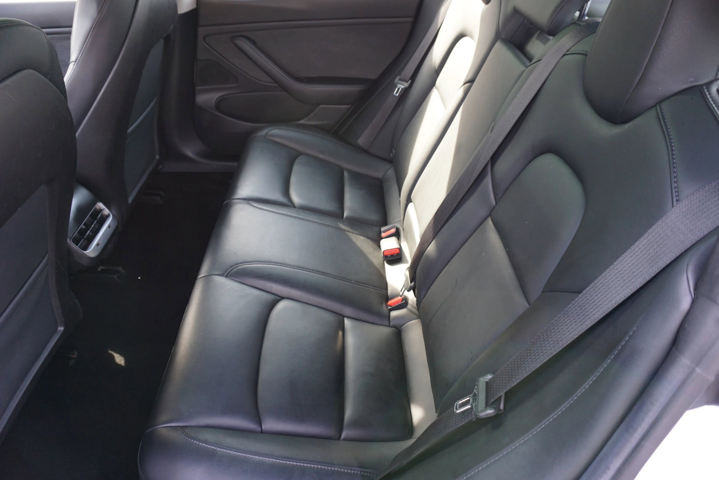 Used 2019 Tesla Model 3 Long Range image 16