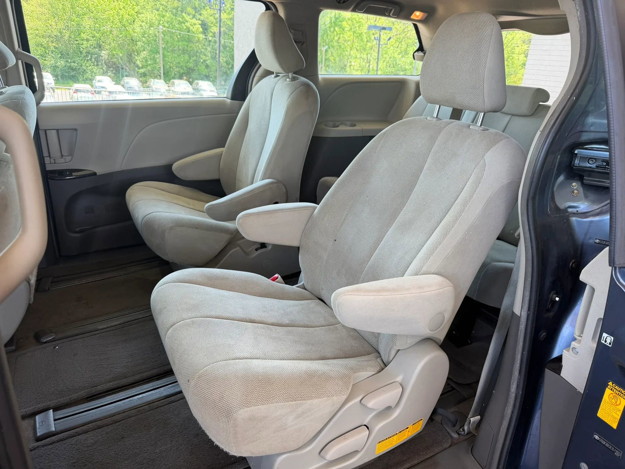 Used 2014 Toyota Sienna L FWD image 17