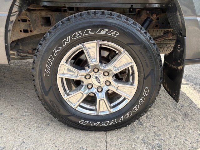 Used 2017 Ford F150 XLT w/ Equipment Group 302A Luxury AWD/4WD image 7