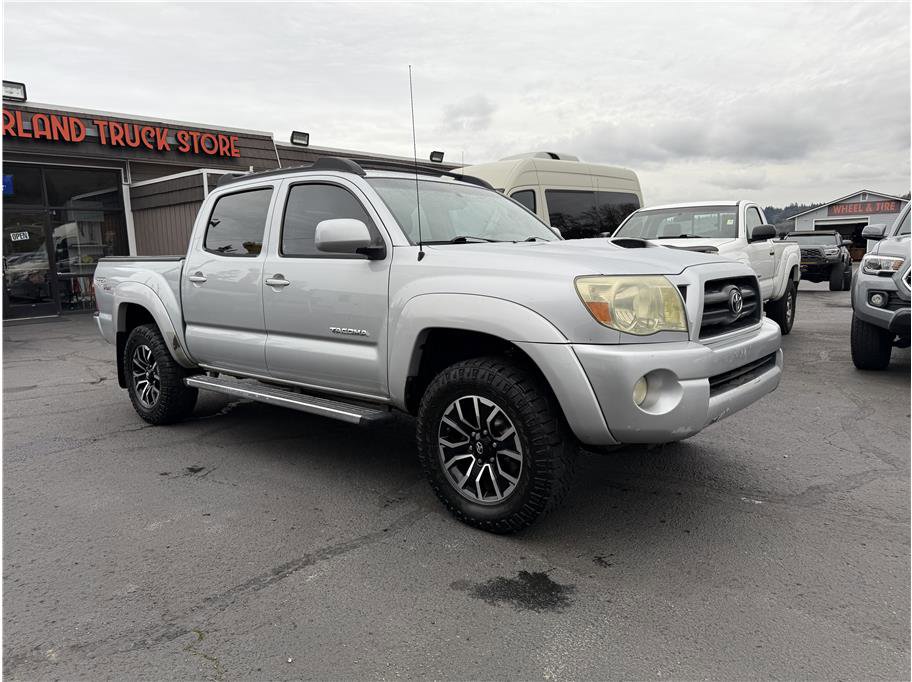 Used 2005 Toyota Tacoma 4x4 Double Cab image 2
