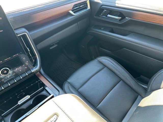 Used 2025 GMC Yukon XL Denali w/ Sun & Power Step Package AWD/4WD image 26