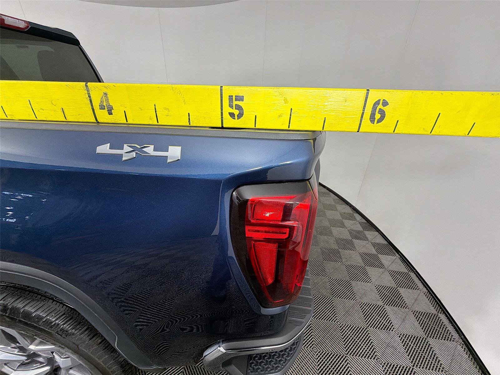 Used 2023 GMC Sierra 1500 SLT w/ SLT Premium Package image 35