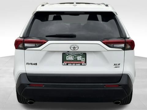 Used 2019 Toyota RAV4 XLE Premium w/ Cold Weather Package image 8