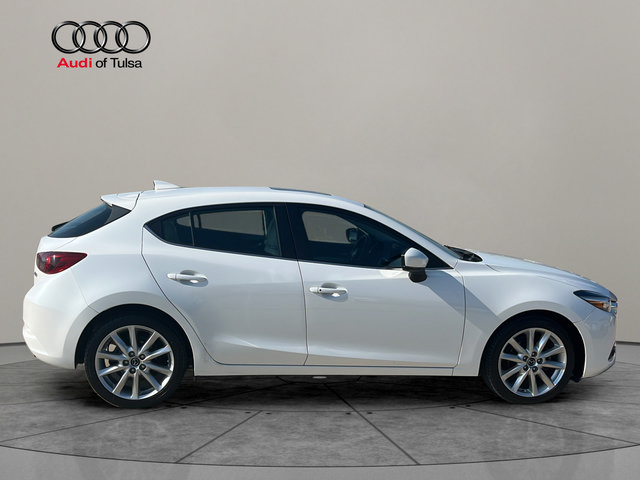 Used 2017 MAZDA MAZDA3 Grand Touring w/ Premium Equipment Package FWD image 8