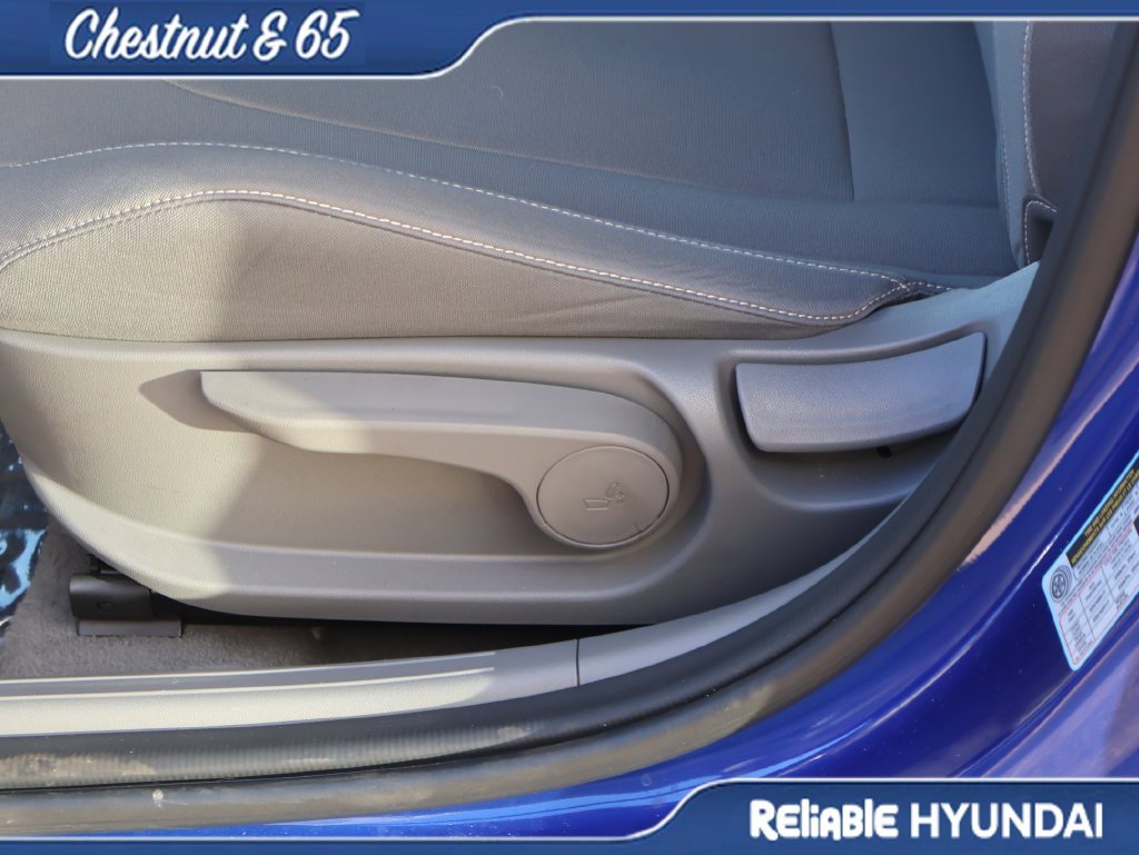 Certified 2025 Hyundai Elantra SEL FWD image 23