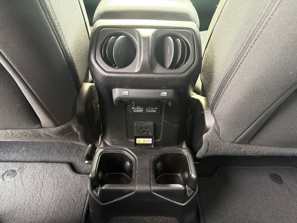 Used 2021 Jeep Gladiator Overland AWD/4WD image 18