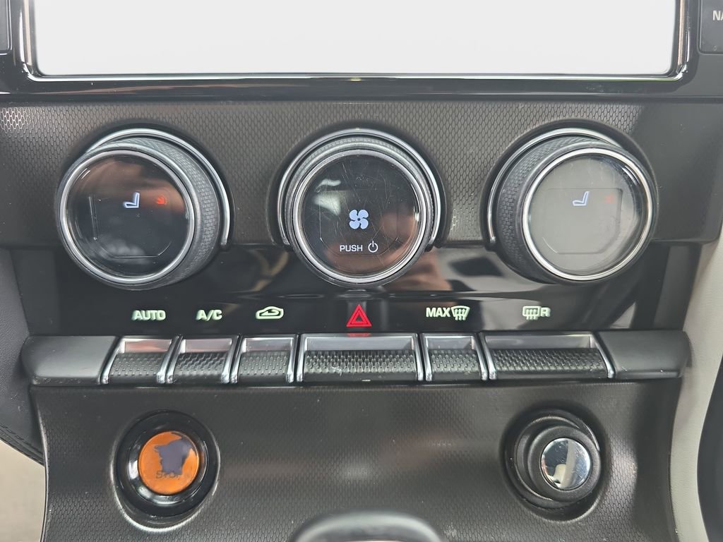 Used 2014 Jaguar F-TYPE S image 24