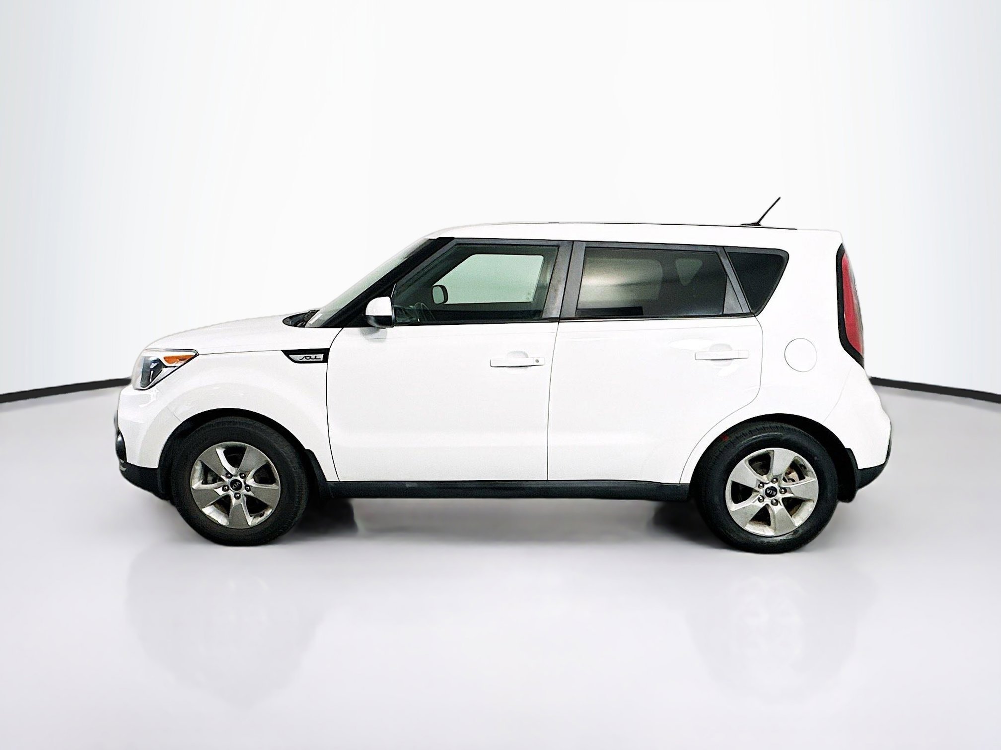 Used 2017 Kia Soul w/ Convenience Package FWD image 4