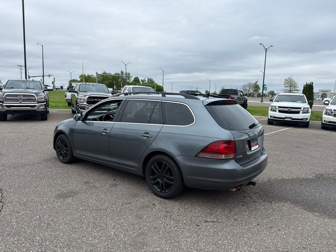Used 2011 Volkswagen Jetta TDI FWD image 3