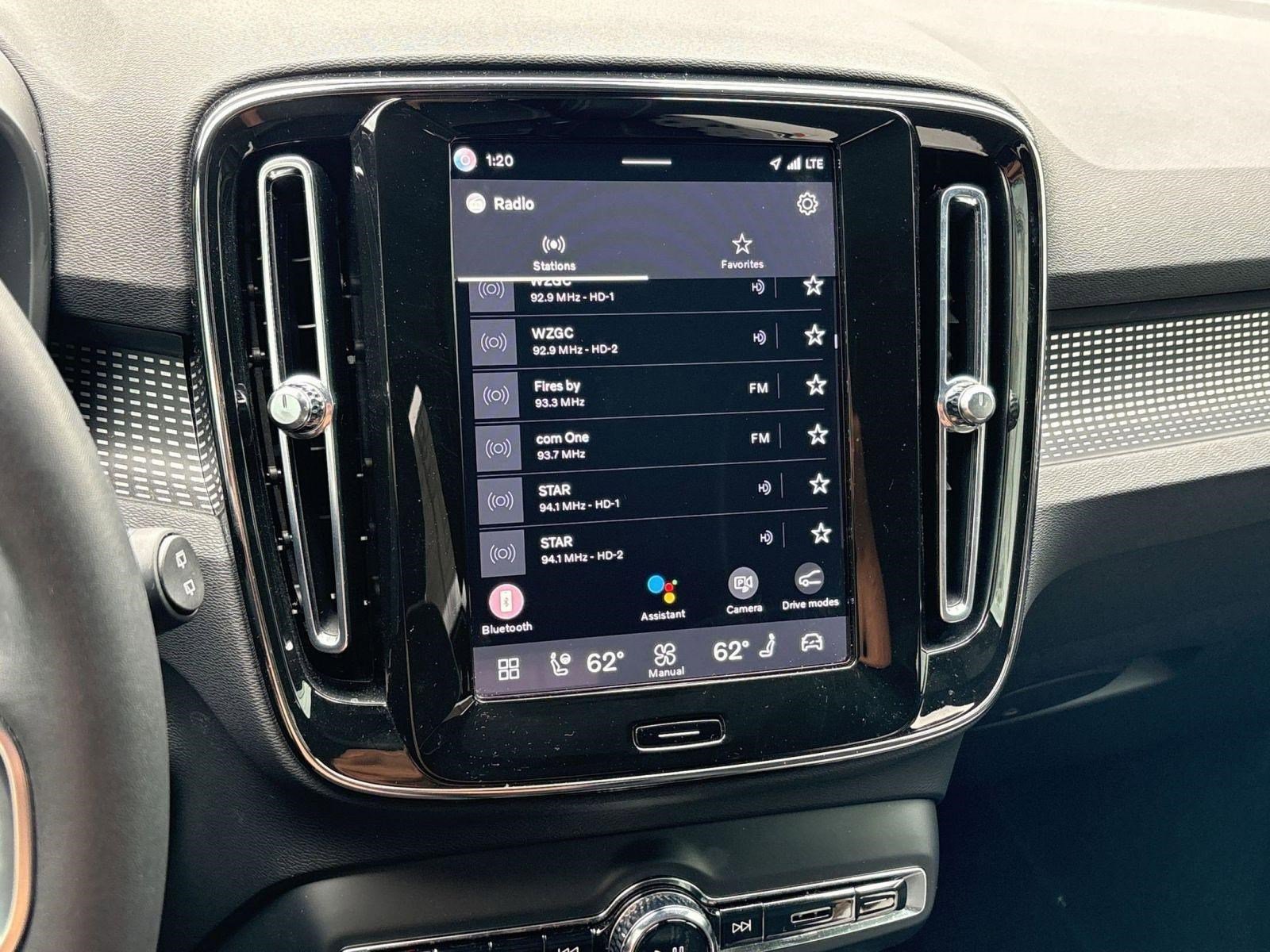 Certified 2023 Volvo XC40 B5 Plus w/ Climate Package image 20