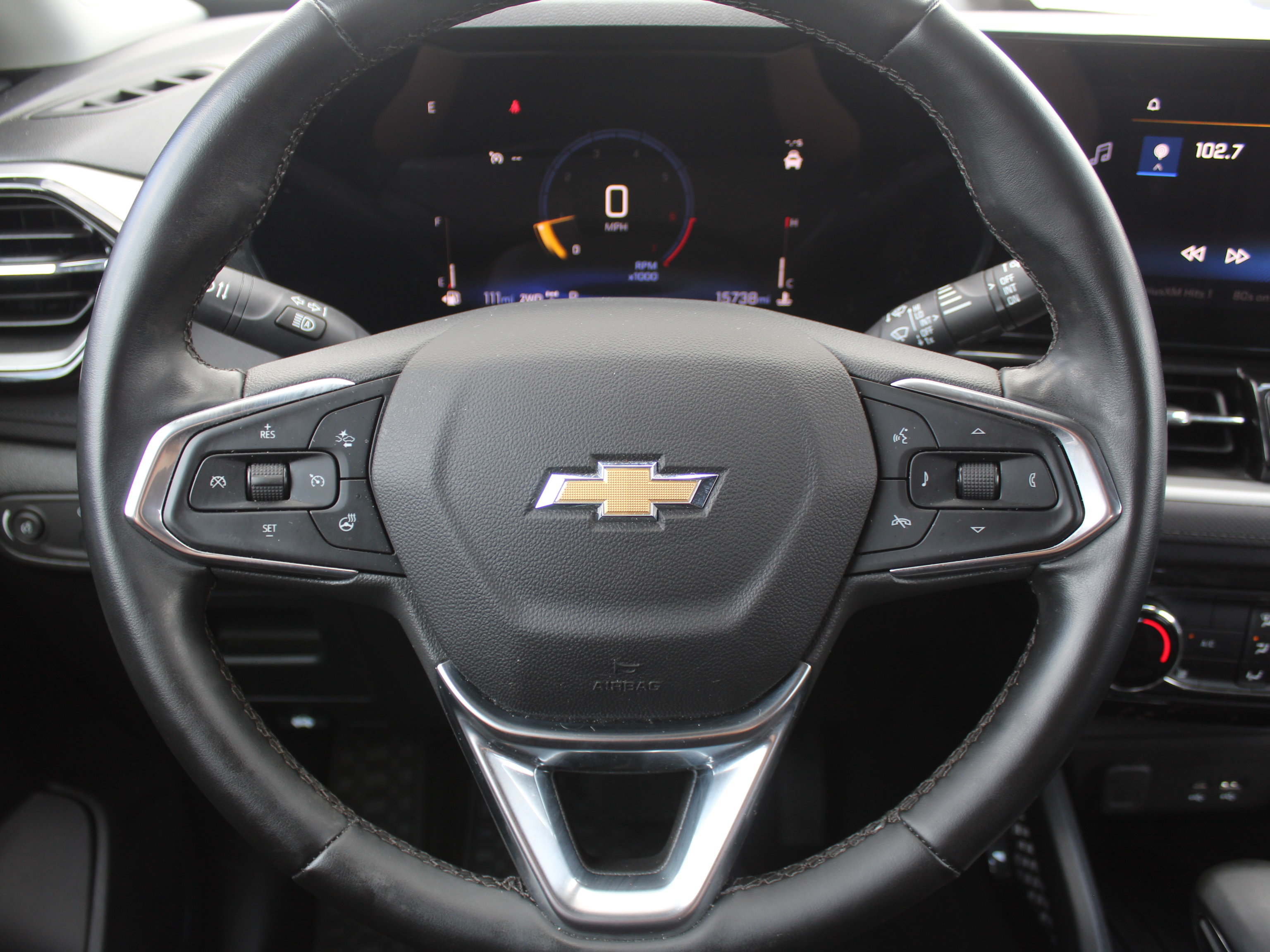 Used 2025 Chevrolet TrailBlazer LT w/ LT Cold Weather Package AWD/4WD image 13