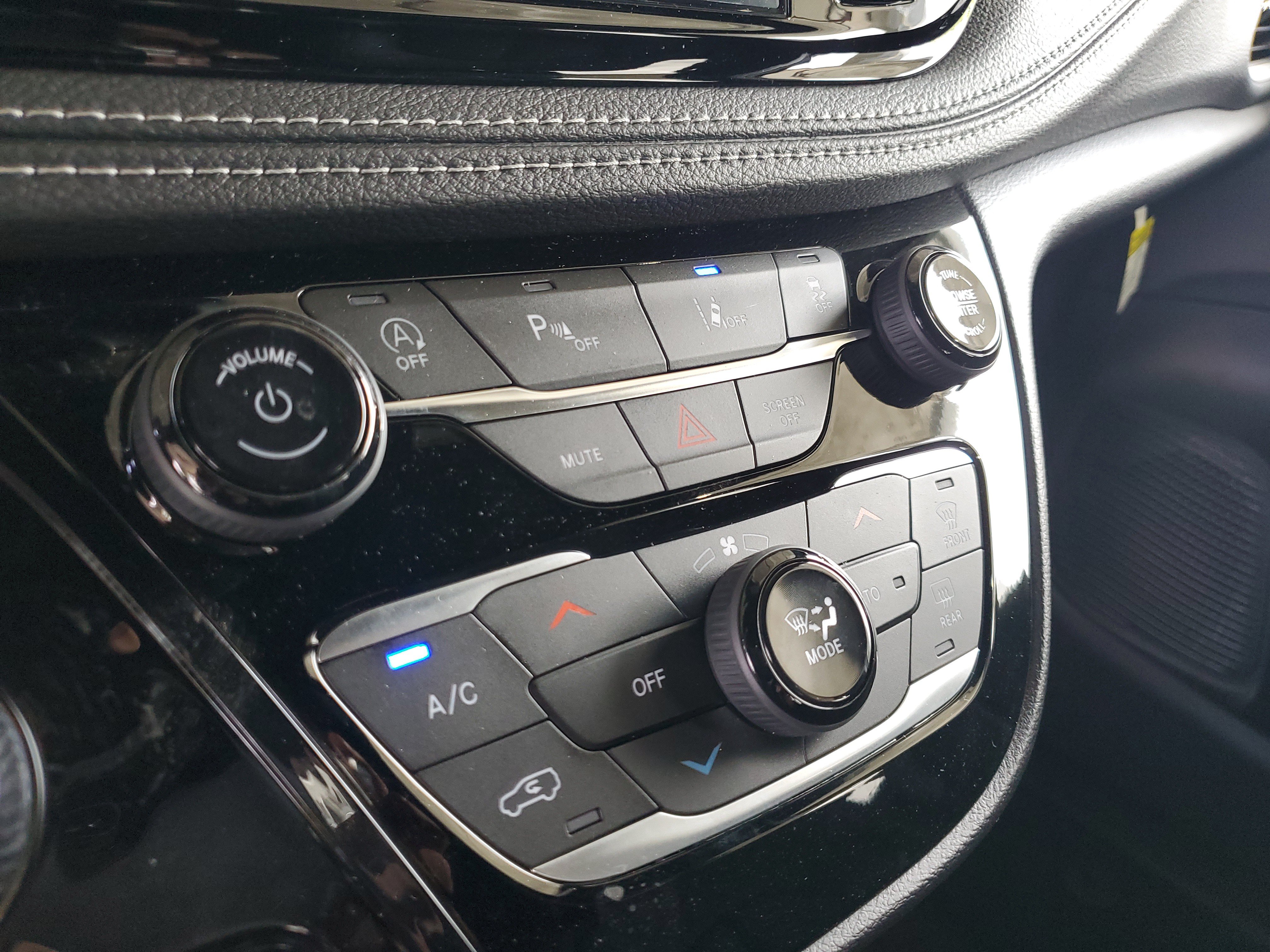 New 2027 Chrysler Pacifica Select FWD image 28