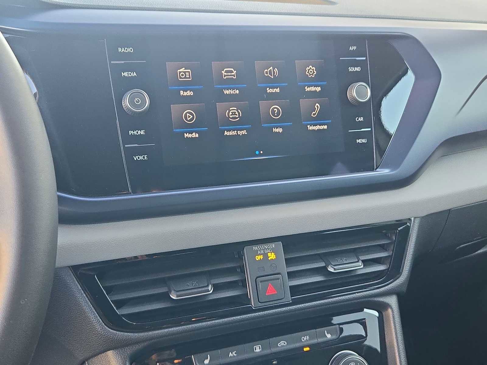 Used 2023 Volkswagen Taos SE image 34