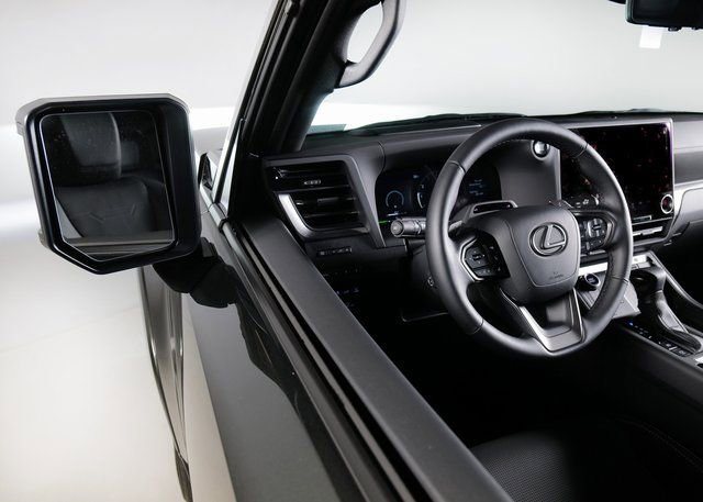 Used 2025 Lexus GX 550 550 Luxury+ w/ Accessory Package (2T) image 24