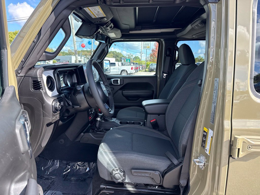 Certified 2025 Jeep Wrangler Unlimited Sport AWD/4WD image 17