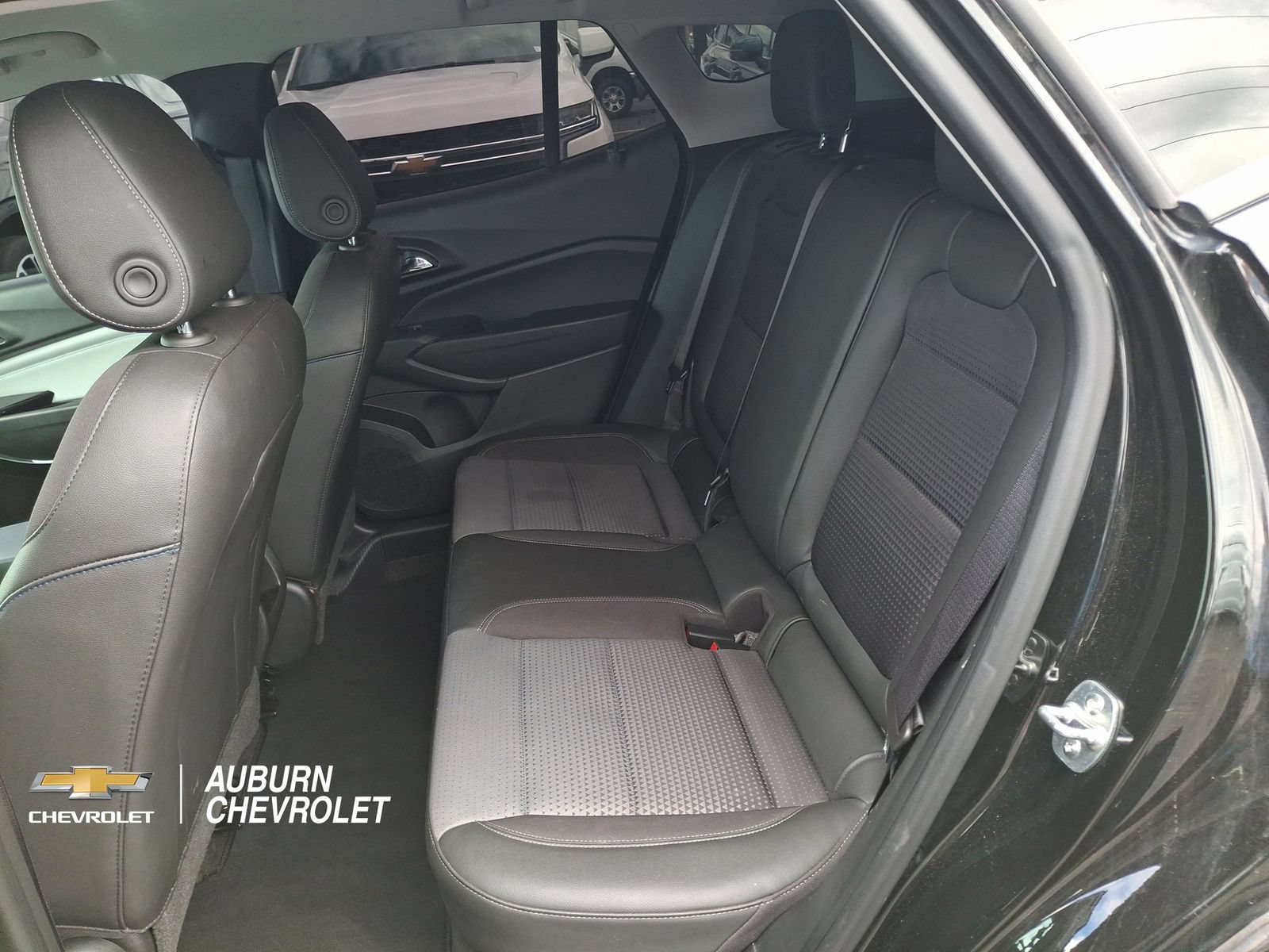 Used 2024 Chevrolet Trax LT FWD image 18