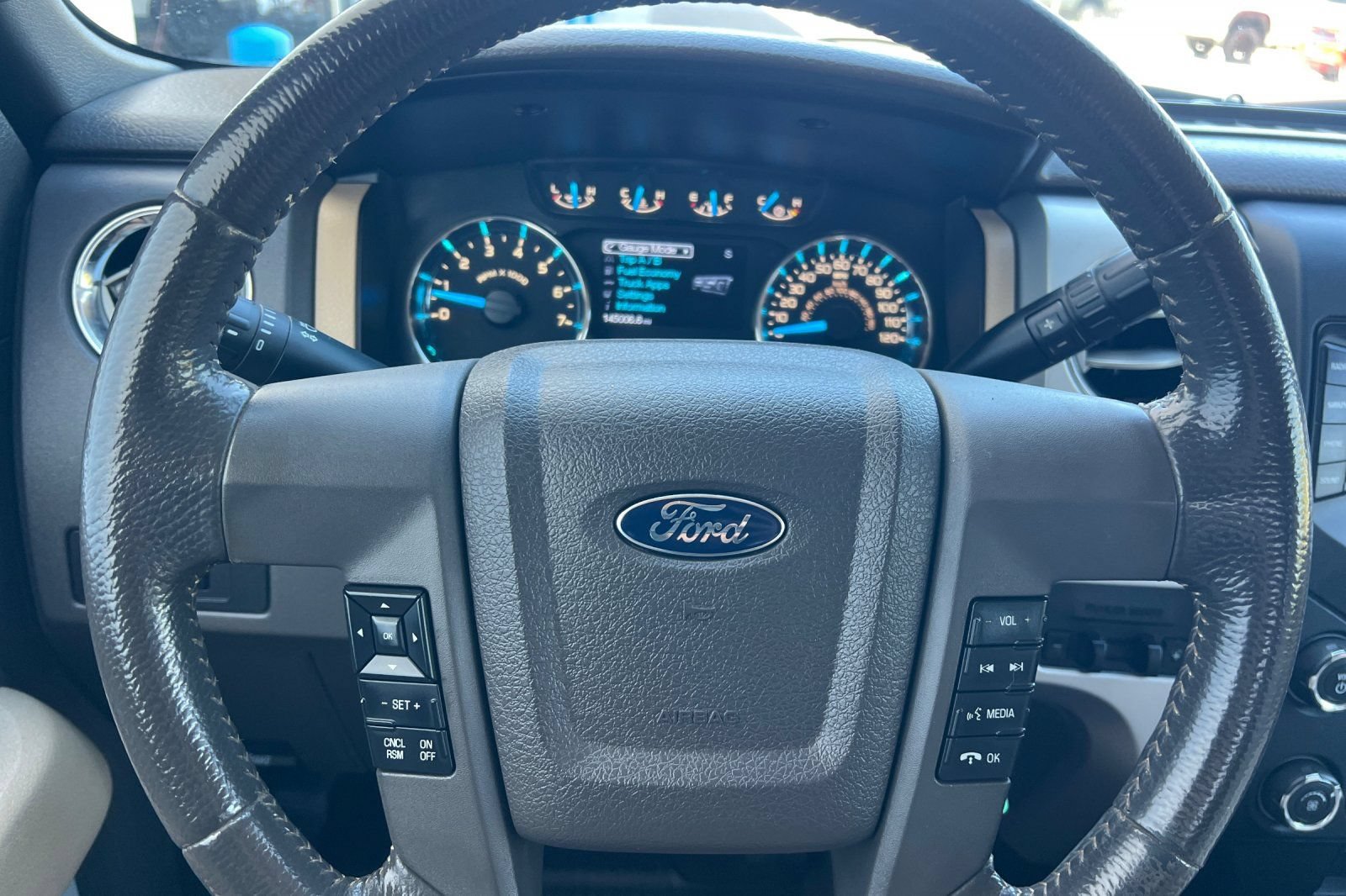 Used 2014 Ford F150 4x4 SuperCrew image 18