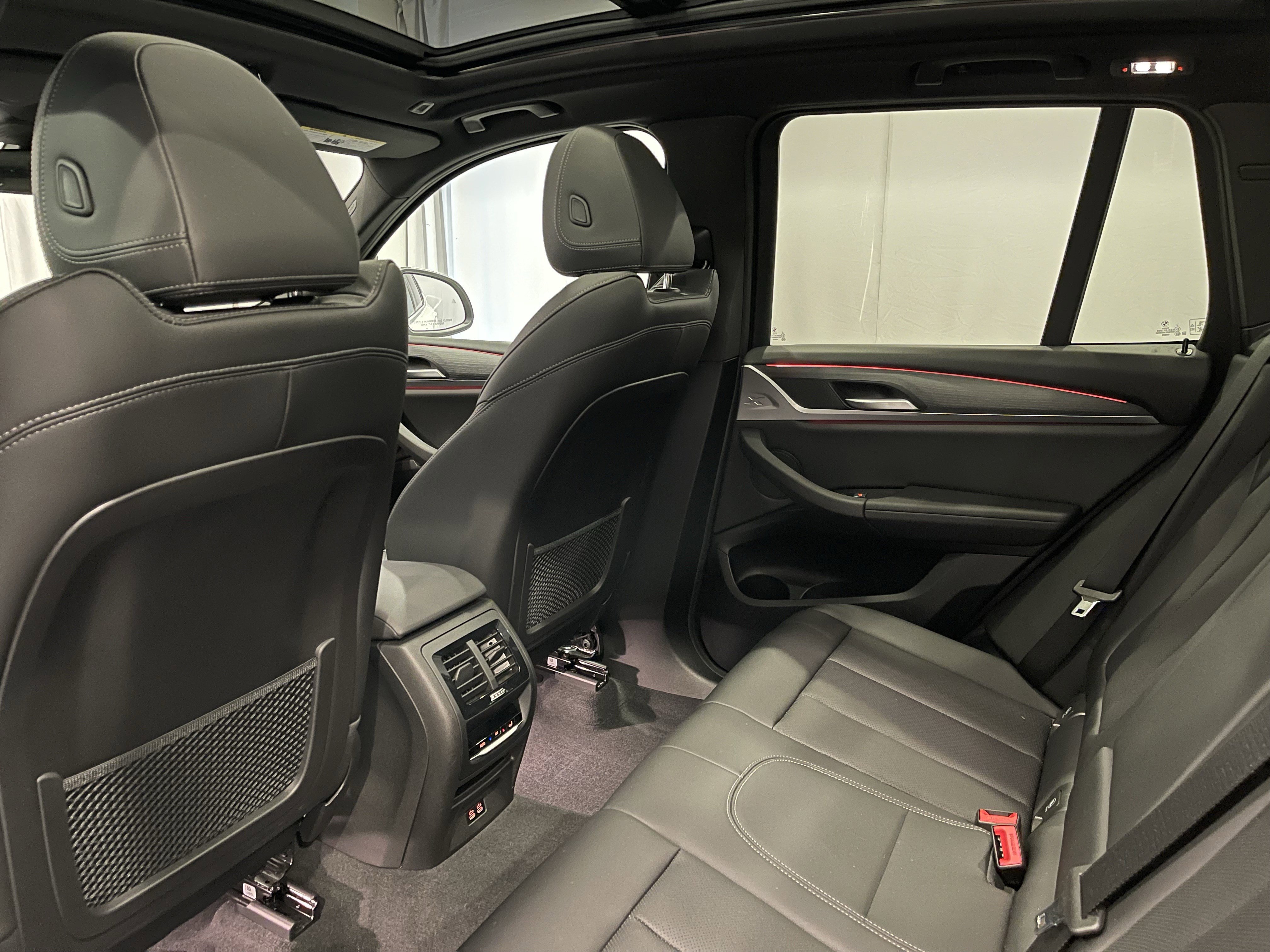 Certified 2024 BMW X3 xDrive30i w/ Premium Package image 23