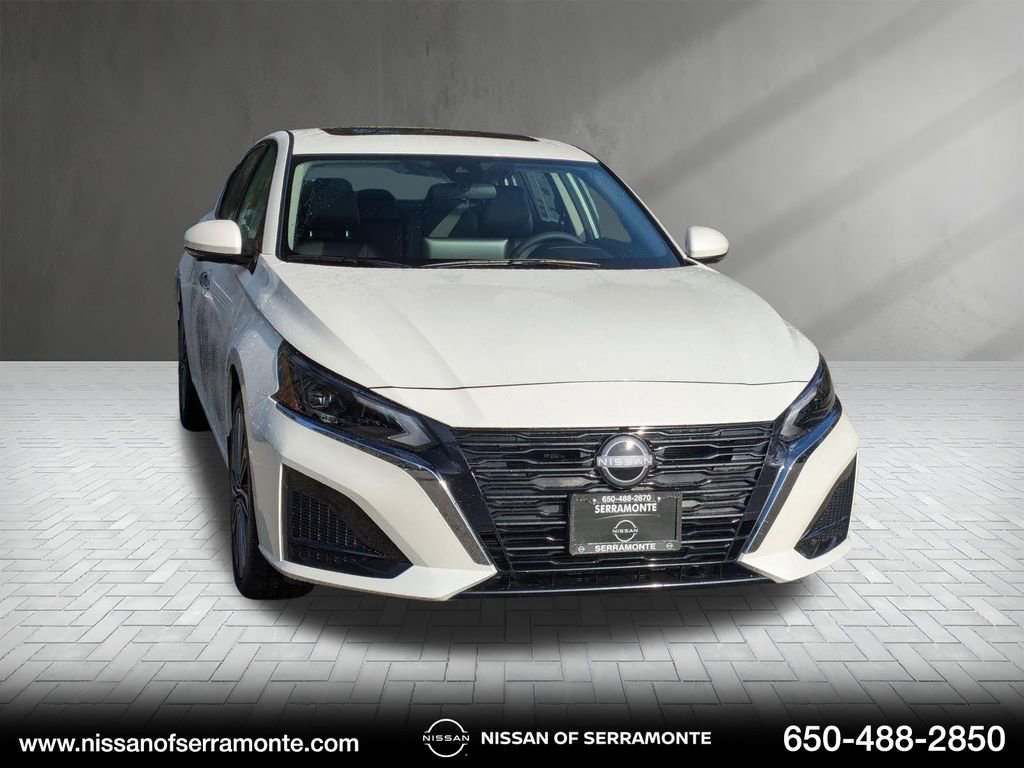 New 2025 Nissan Altima 2.5 SL AWD/4WD image 1