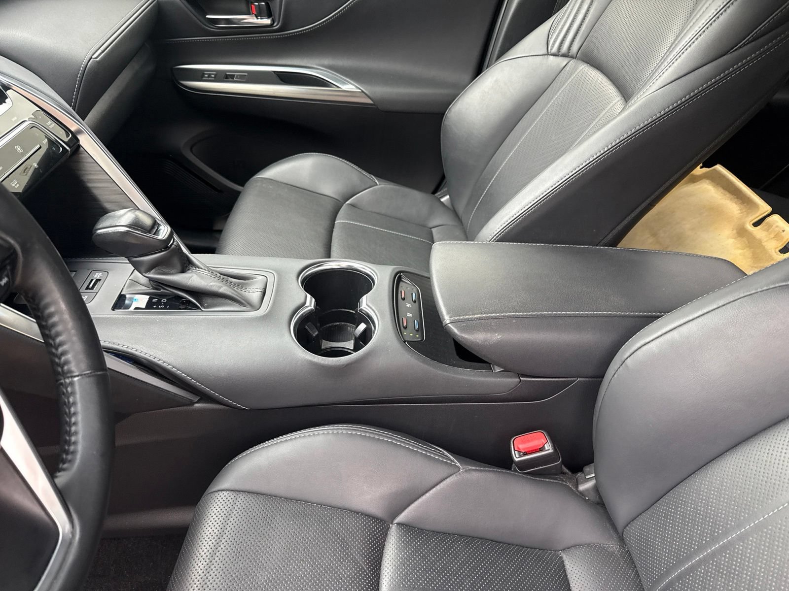 Used 2021 Toyota Venza Limited AWD/4WD image 18