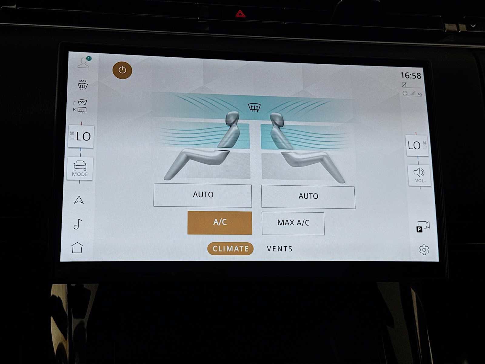 Used 2024 Land Rover Range Rover Sport Dynamic SE image 17