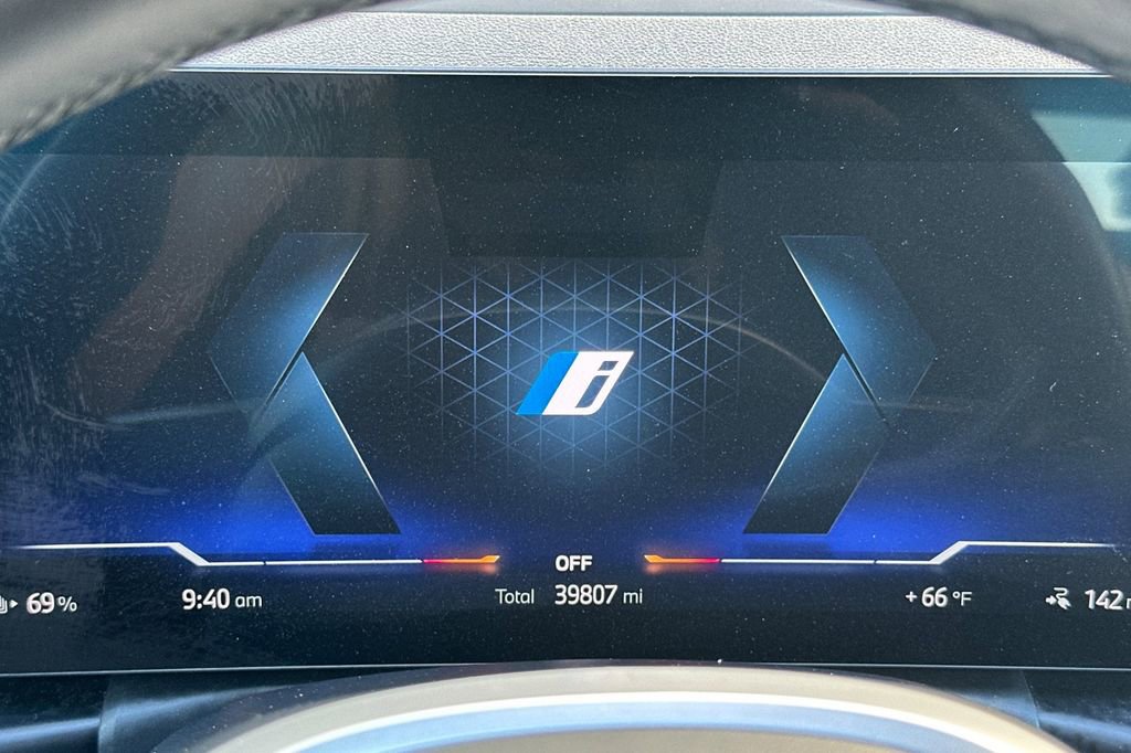 Used 2025 BMW i4 eDrive40 w/ M Sport Package RWD image 29