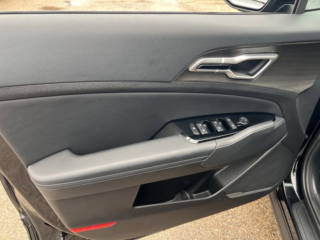 Certified 2025 Kia Sportage X-Line image 7