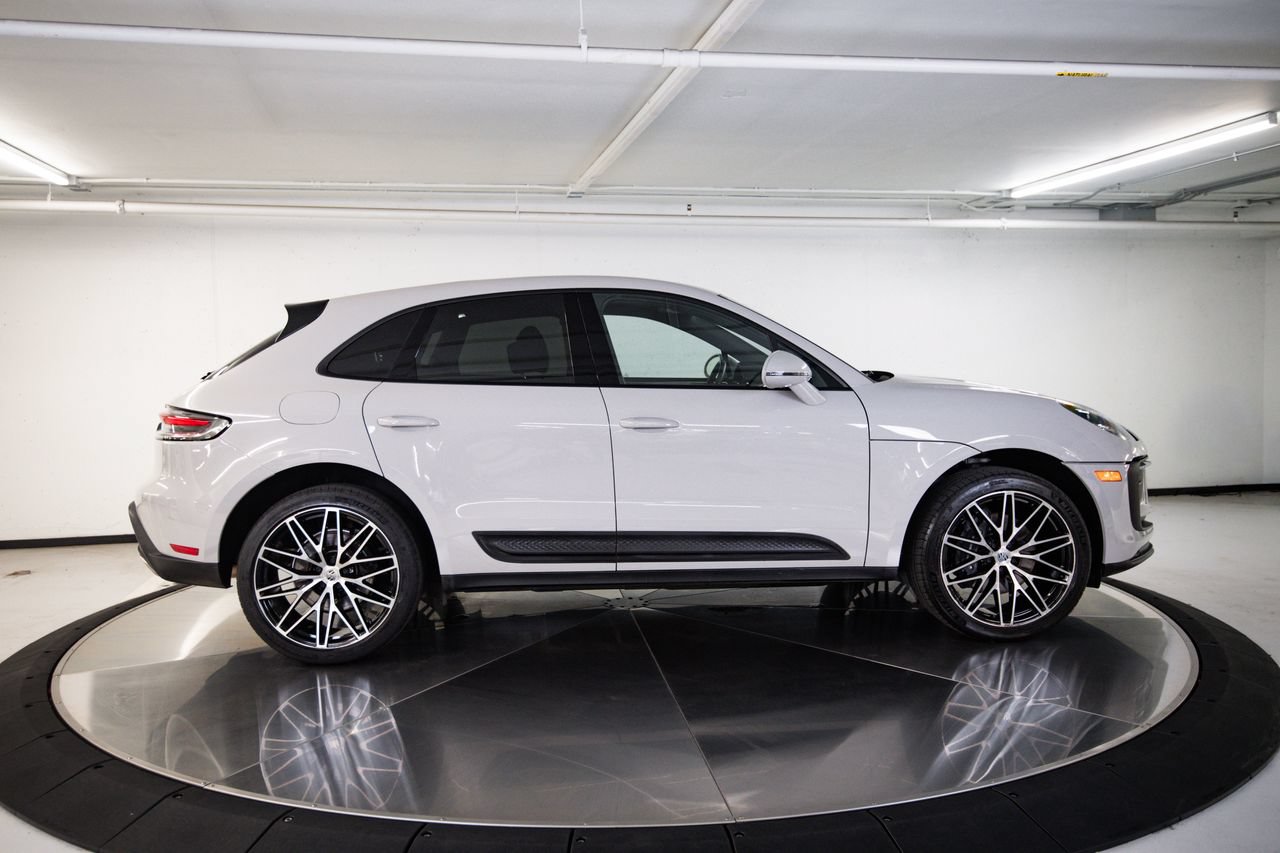 Certified 2023 Porsche Macan AWD/4WD image 8