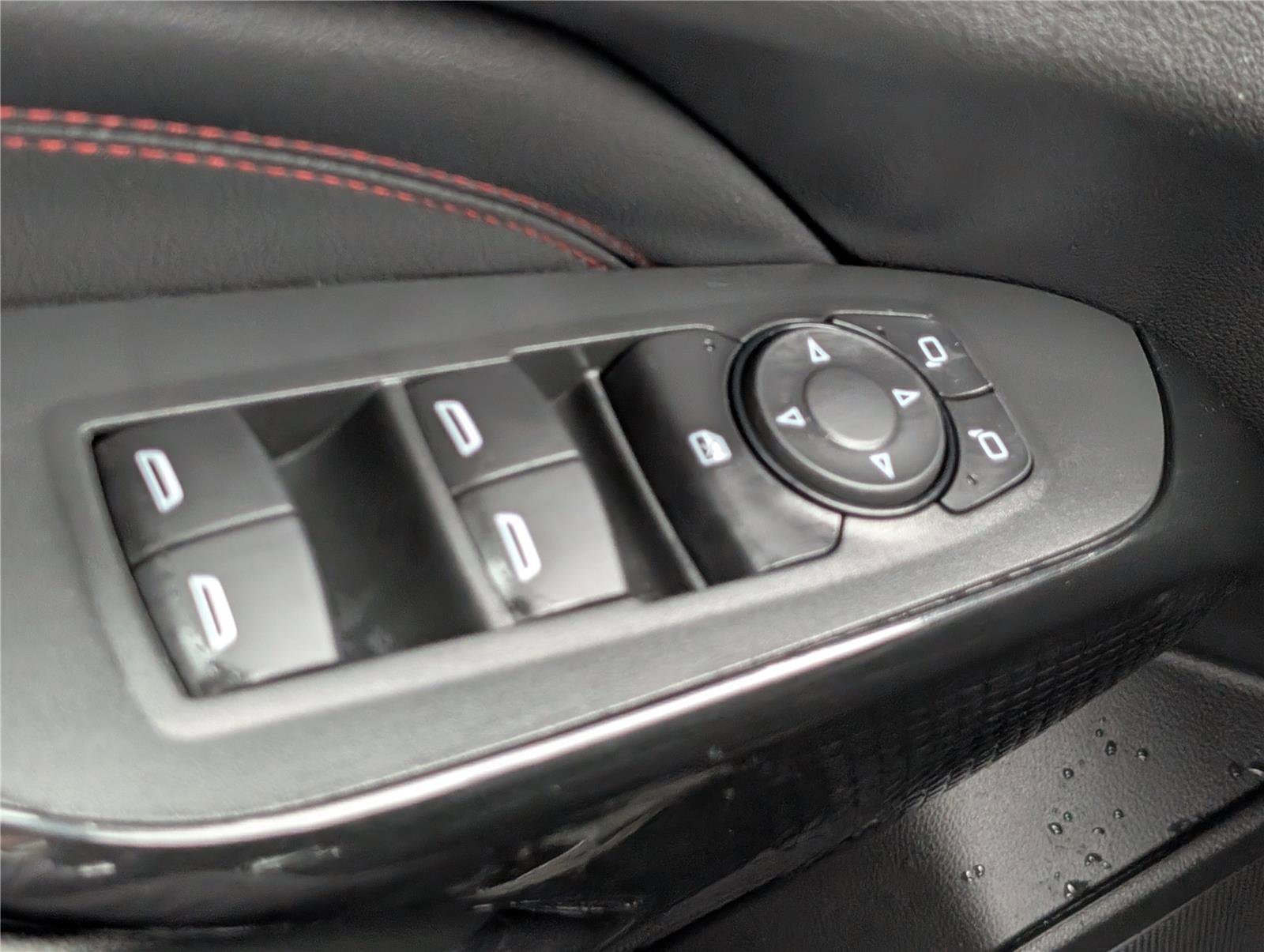 Used 2024 Chevrolet Trax RS w/ Sunroof Package image 19