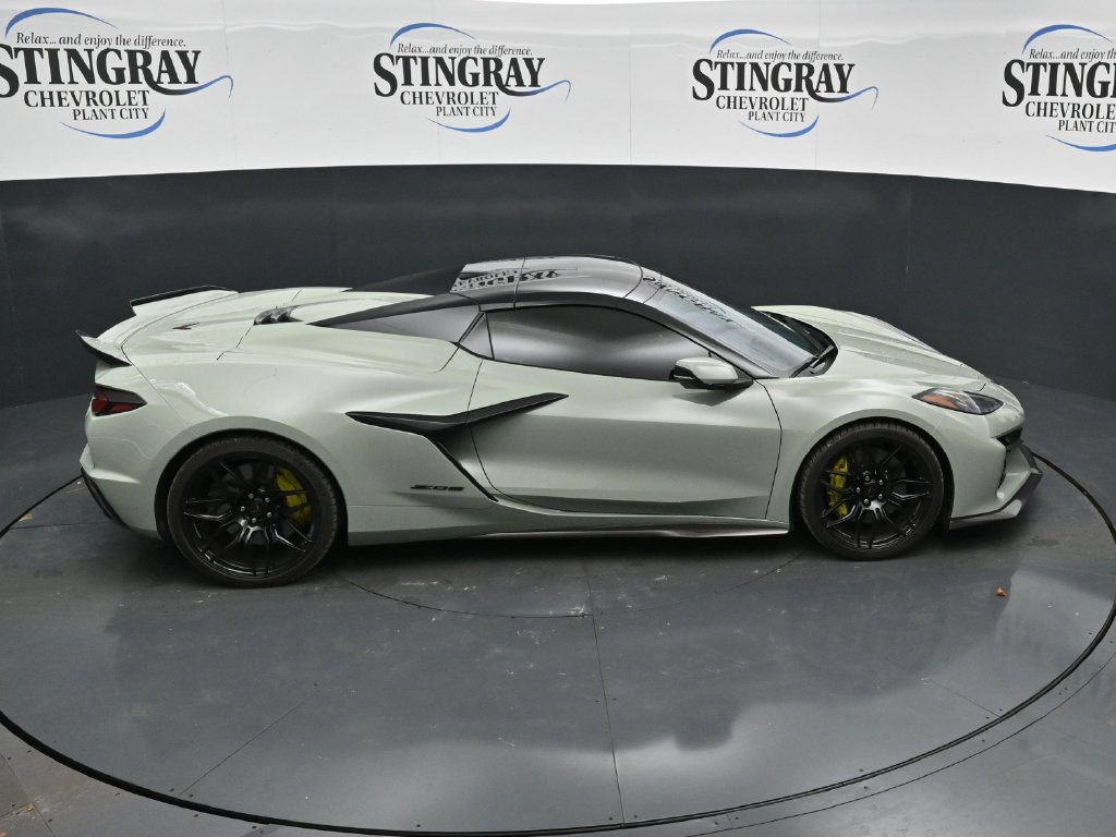 Used 2024 Chevrolet Corvette Z06 w/ Stealth Interior Trim Package RWD image 25