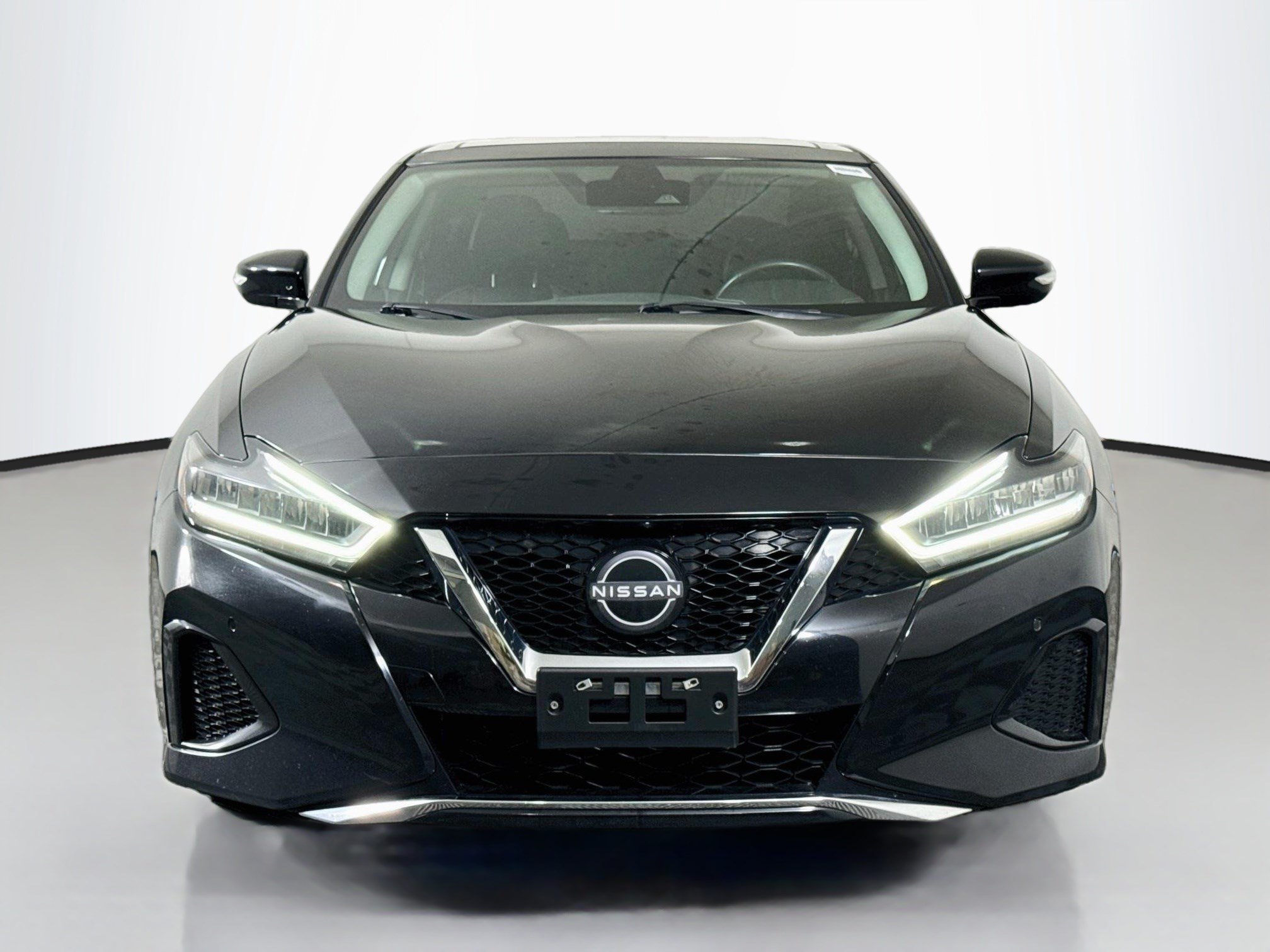 Used 2023 Nissan Maxima SL FWD image 2