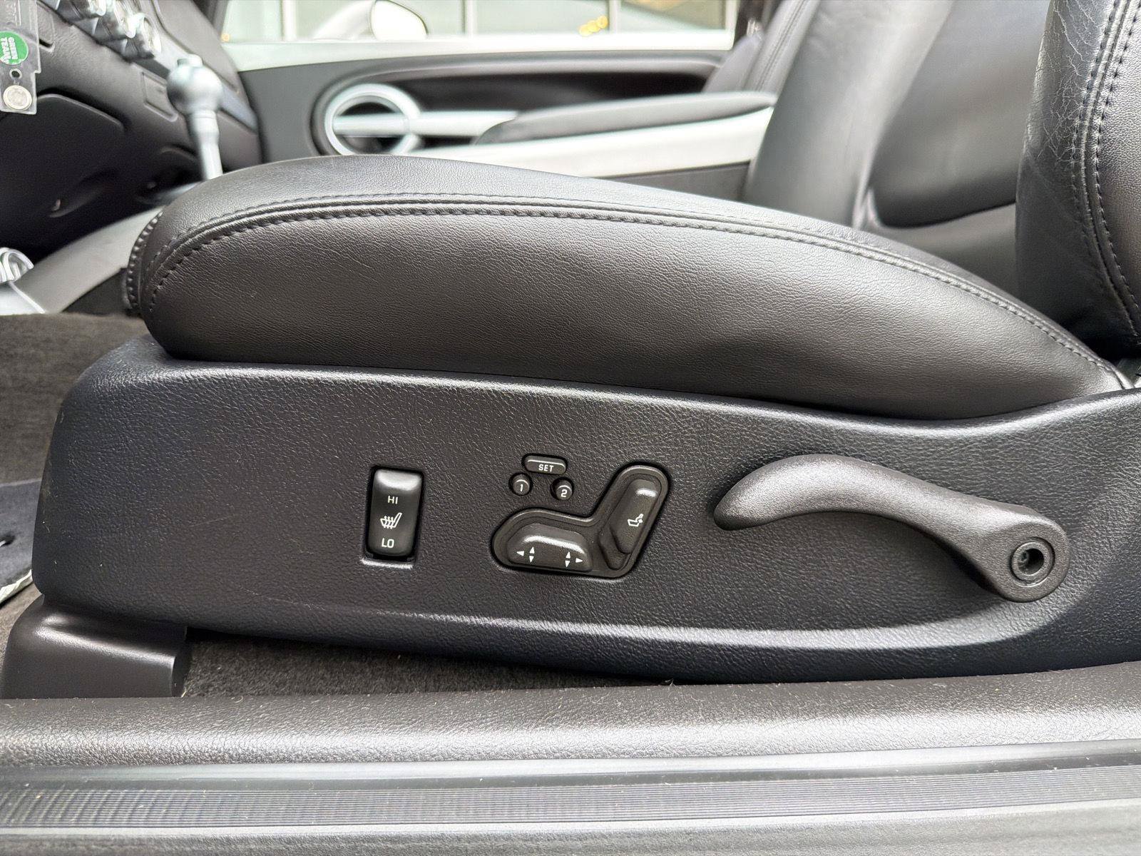 Used 2006 Chevrolet SSR w/ Preferred Equipment Group RWD image 20