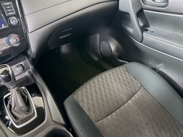 Used 2019 Nissan Rogue S AWD/4WD image 23