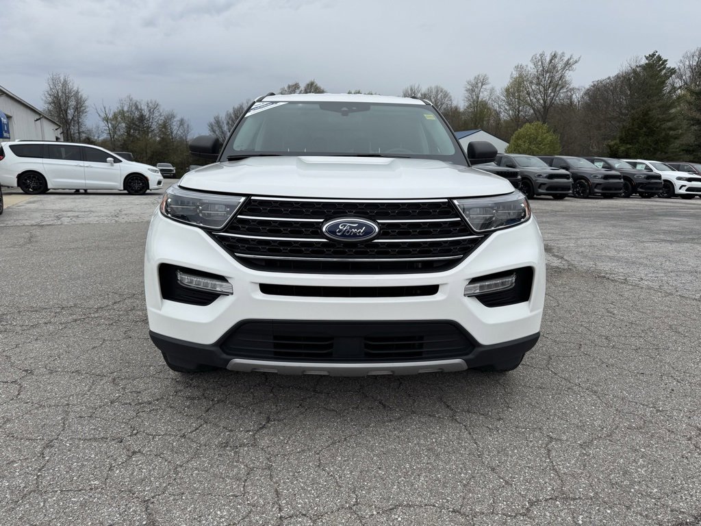 Used 2022 Ford Explorer XLT w/ Equipment Group 202A image 12