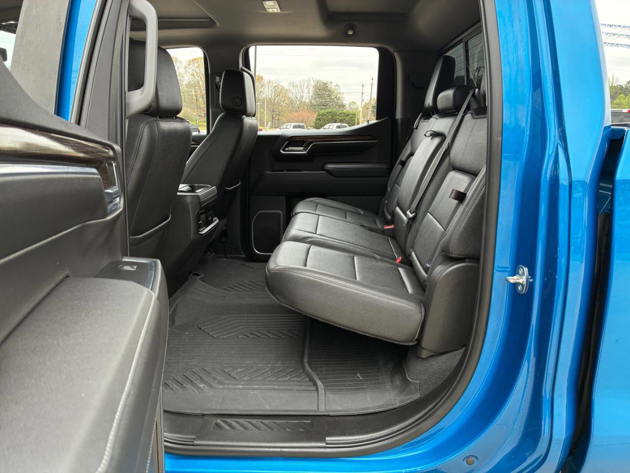 Used 2022 Chevrolet Silverado 1500 LT Trail Boss w/ LT Trail Boss Premium Package AWD/4WD image 30