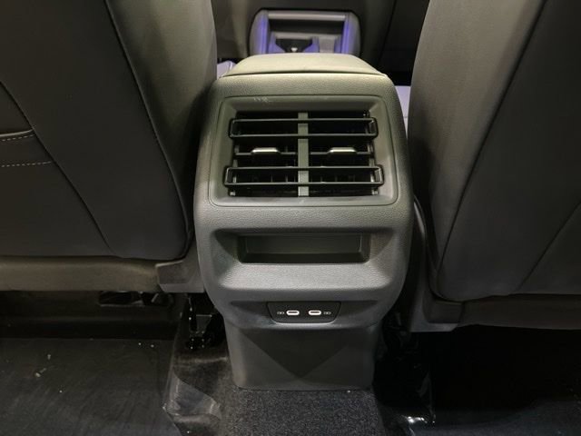 New 2025 Volkswagen Tiguan SE R-Line image 26