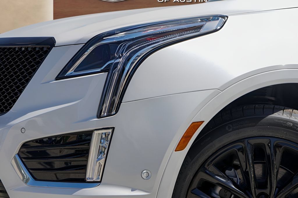 New 2026 Cadillac XT5 Premium Luxury w/ LPO, ONYX Package FWD image 3