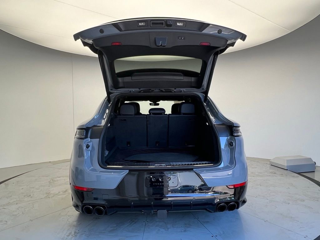 Certified 2025 Porsche Cayenne GTS AWD/4WD image 20