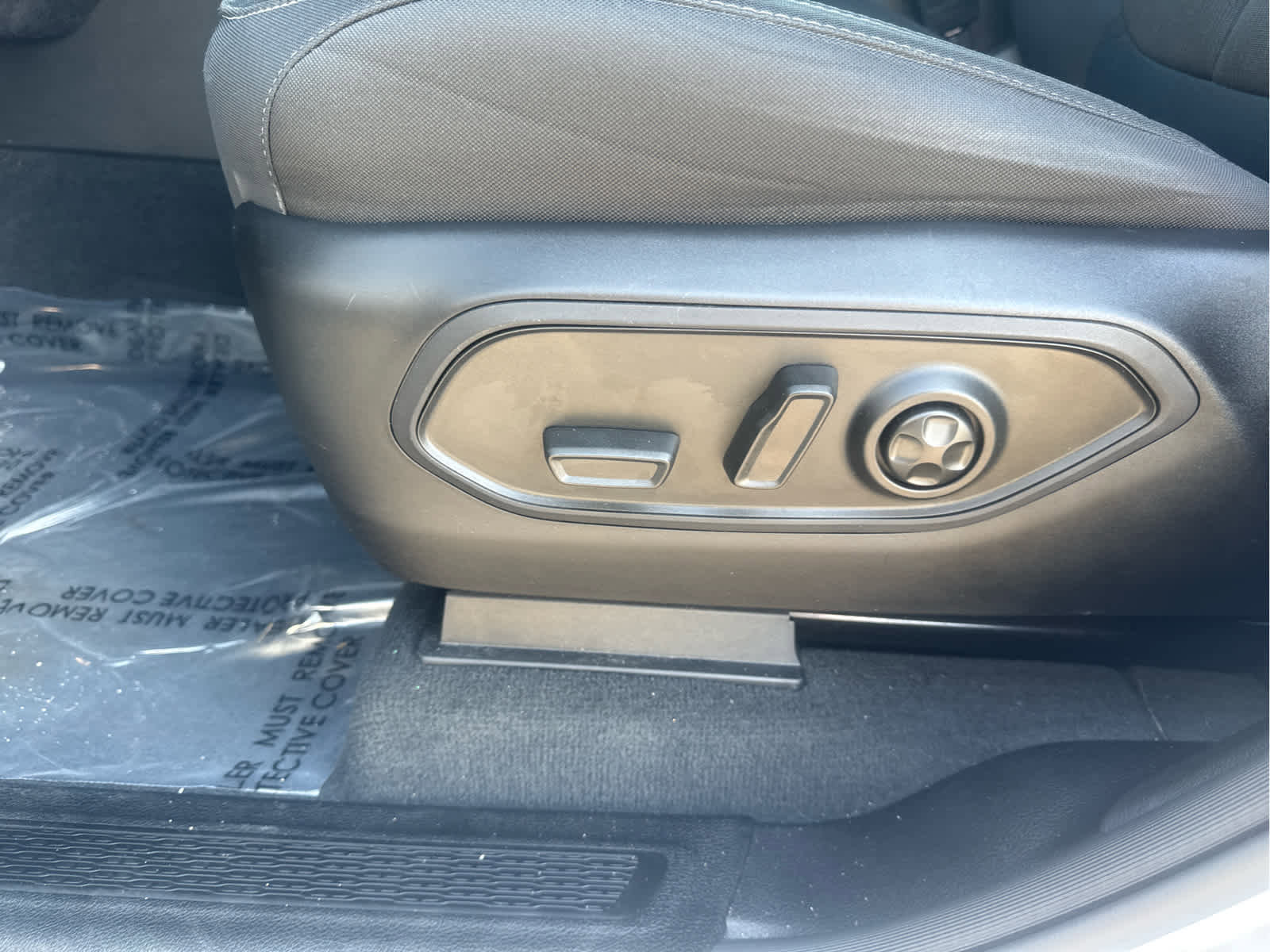 Certified 2023 Jeep Grand Cherokee Laredo image 17