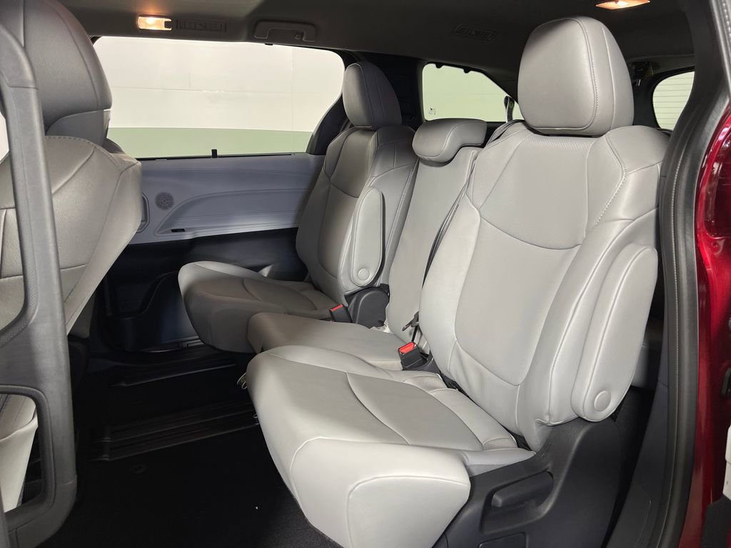 New 2026 Toyota Sienna XLE FWD image 13