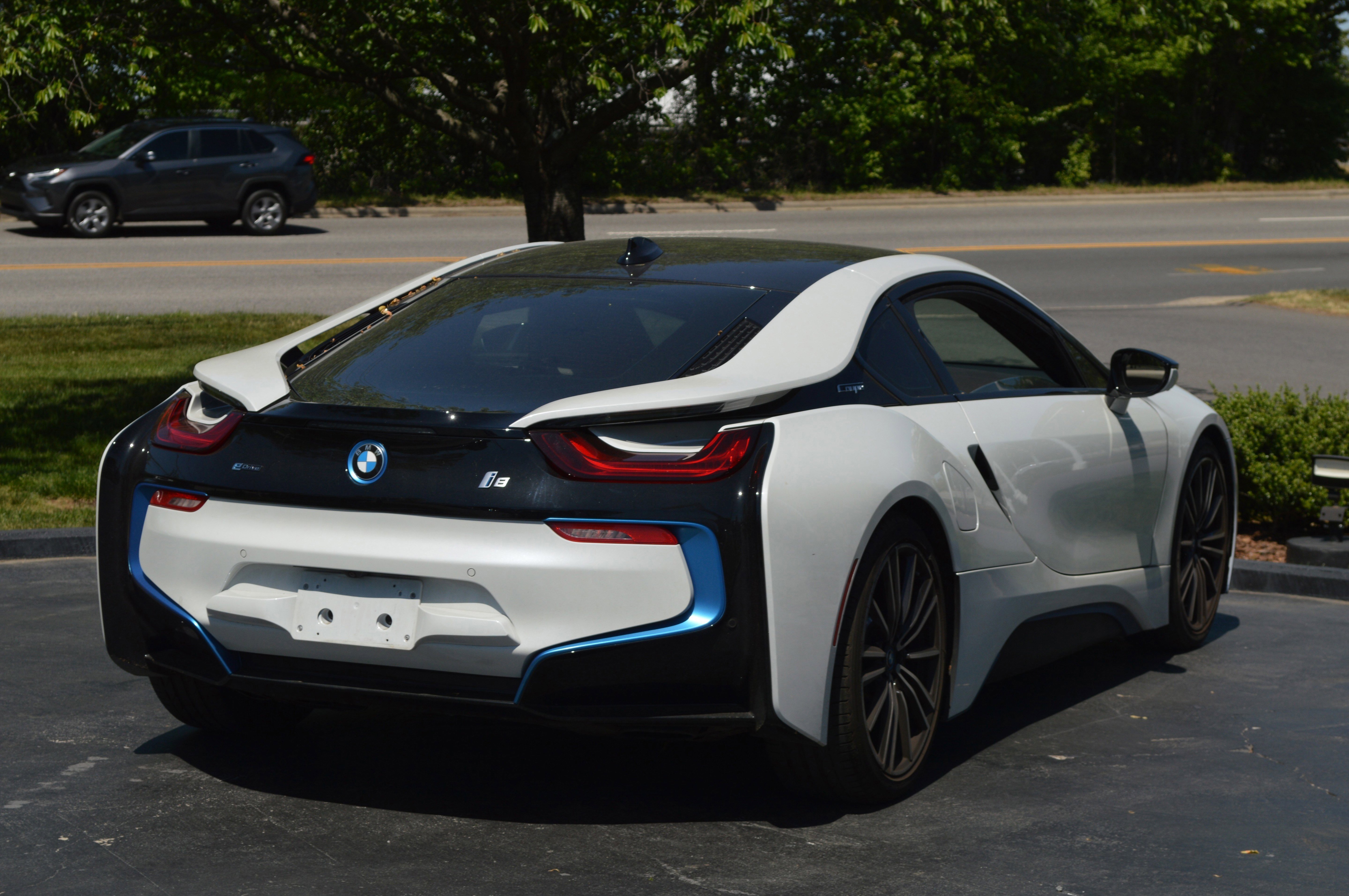 Used 2019 BMW i8 Coupe image 11