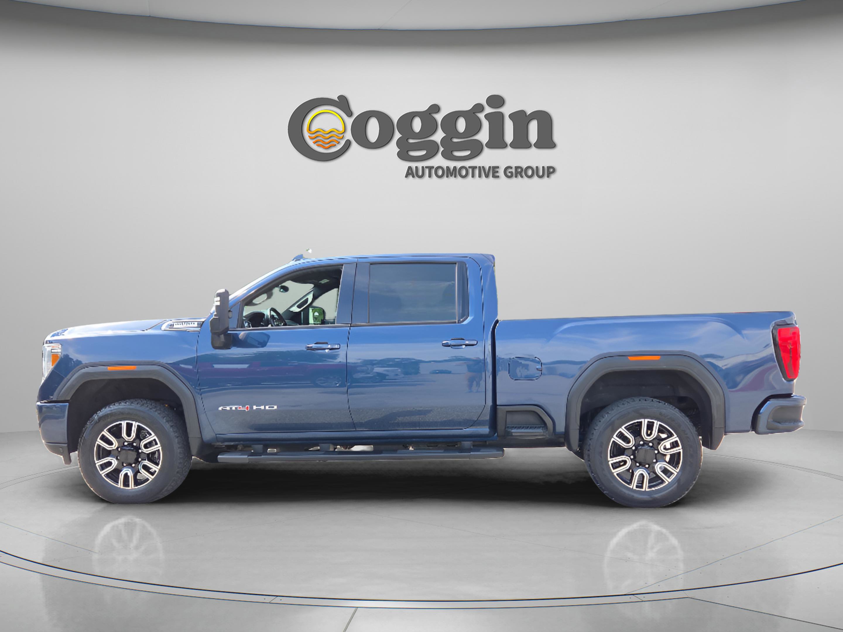 Used 2020 GMC Sierra 2500 AT4 w/ AT4 Premium Package AWD/4WD image 2