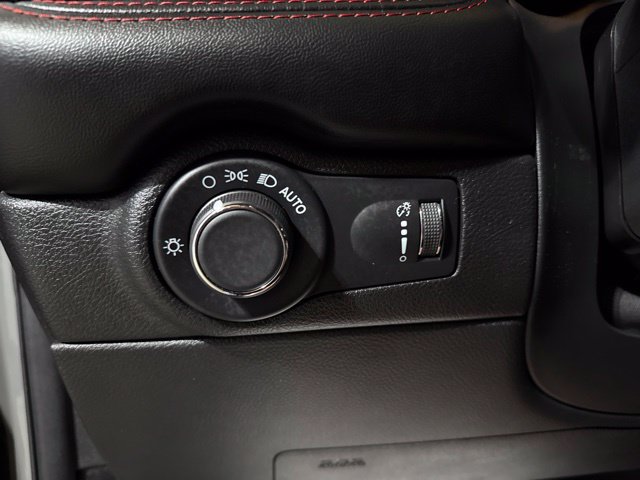 Used 2025 Dodge Durango GT AWD/4WD image 8
