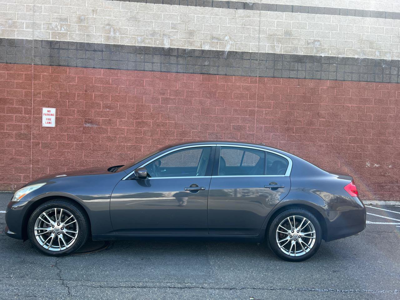 Used 2010 INFINITI G37 x Sedan w/ Premium Pkg AWD/4WD image 3